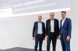 Oliver Benz, Vorstand Freiburger Verkehrs AG, Prof. Dr. Martin Haag, Bürgermeister Bauen und Mobilität der Stadt Freiburg und Thorsten Schmidt, CEO Trapeze DACH ITS