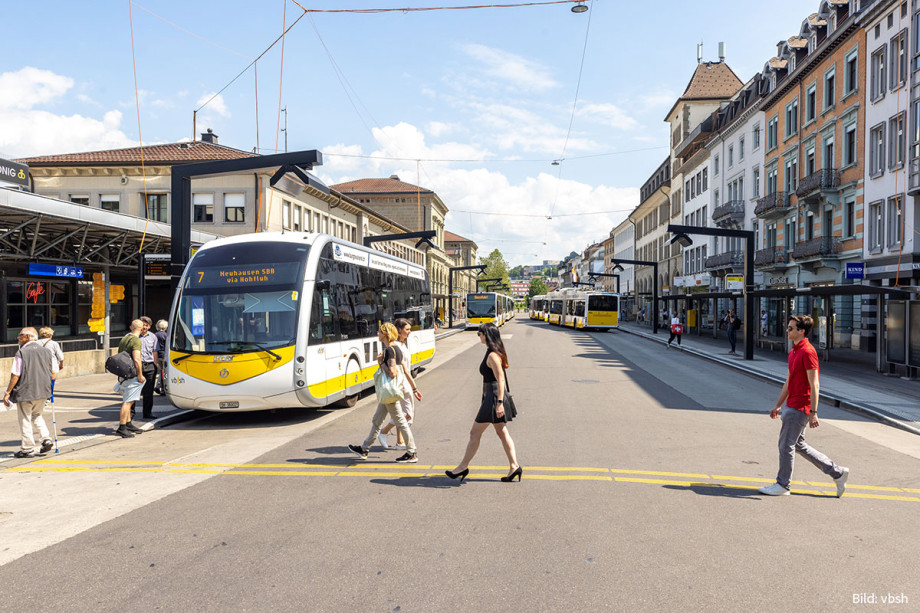 Ein Bus der vbsh am Bahnhof Schaffhausen